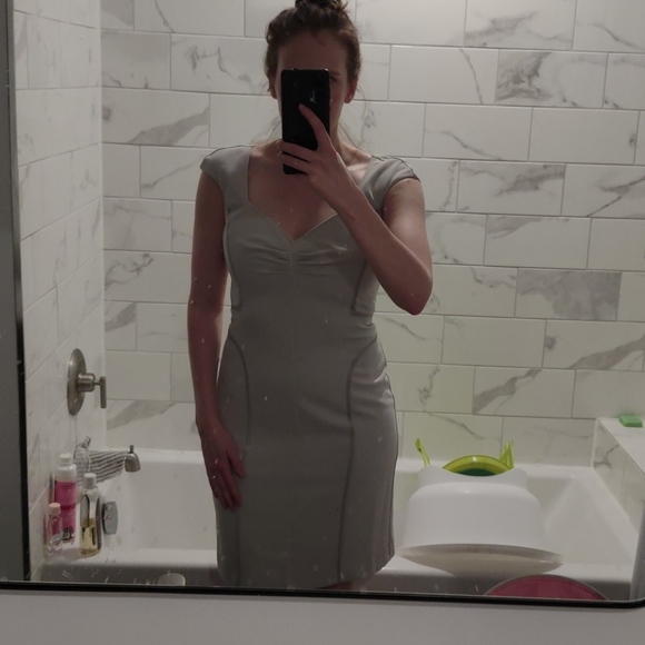 Midi length fitted dress - Picture 6 of 6